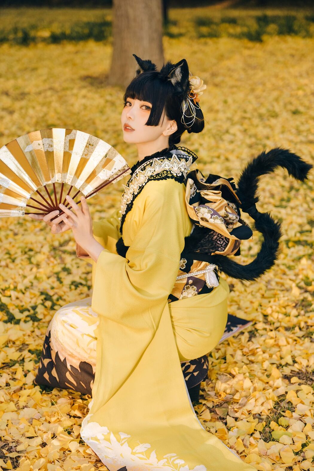 Coser@Elyeee ElyEE子 – Ginkgo Black Cat 銀杏黑貓 (24P – 1V)