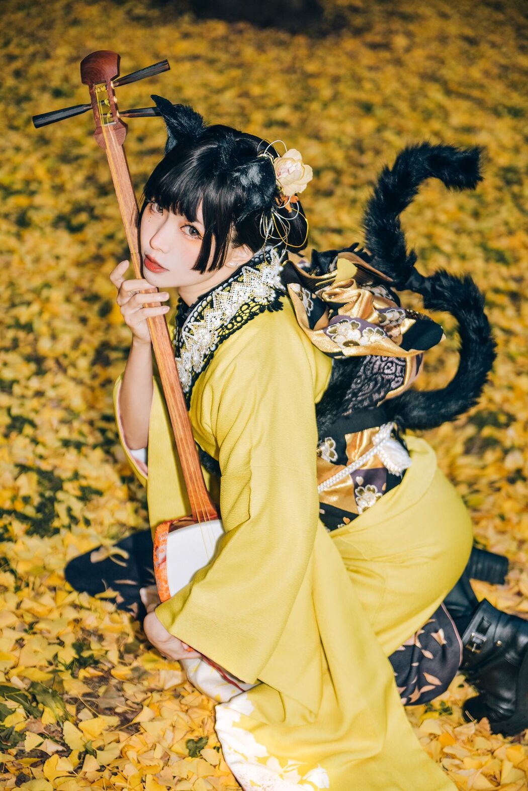 Coser@Elyeee ElyEE子 – Ginkgo Black Cat 銀杏黑貓 (24P – 1V)
