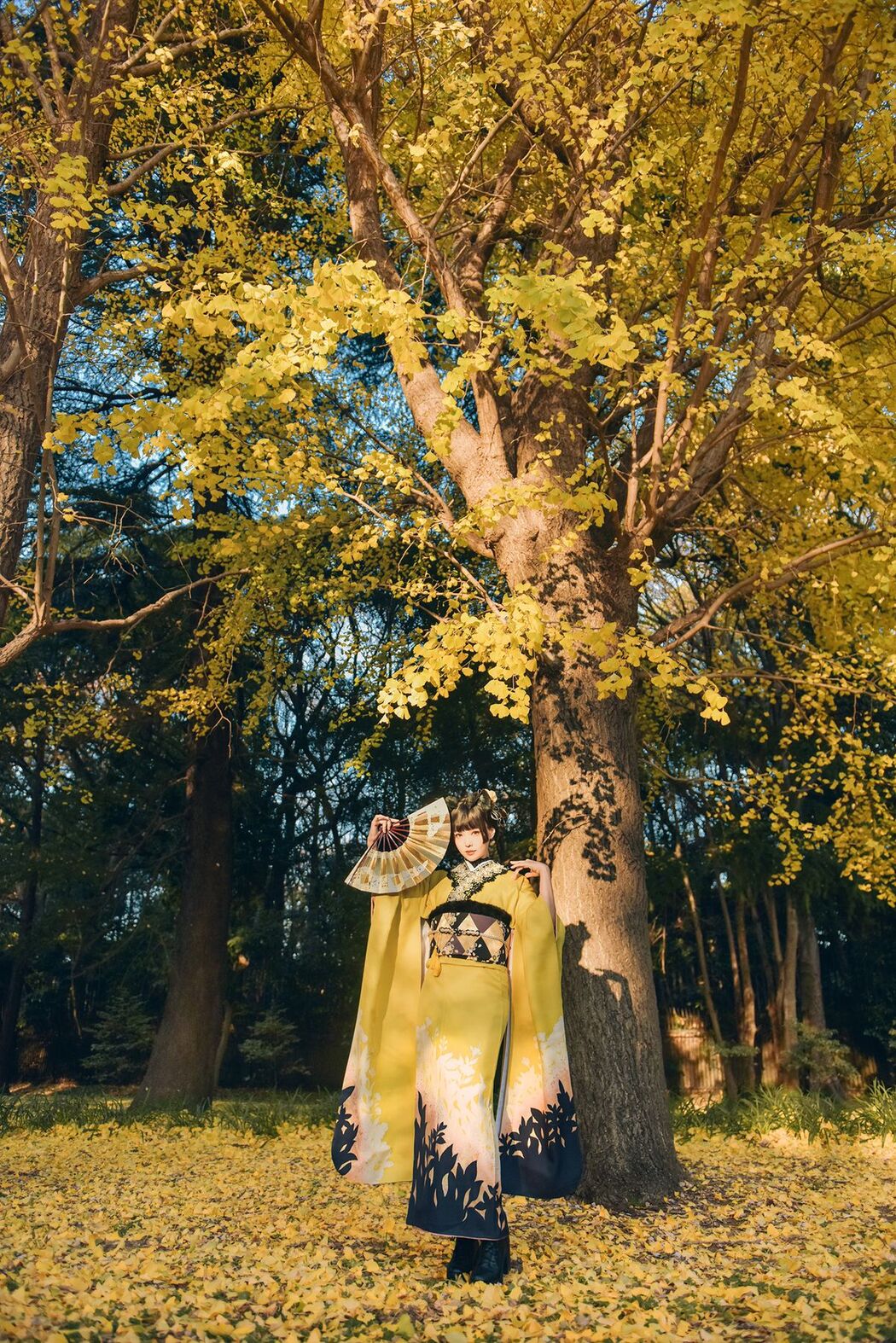 Coser@Elyeee ElyEE子 – Ginkgo Black Cat 銀杏黑貓 (24P – 1V)