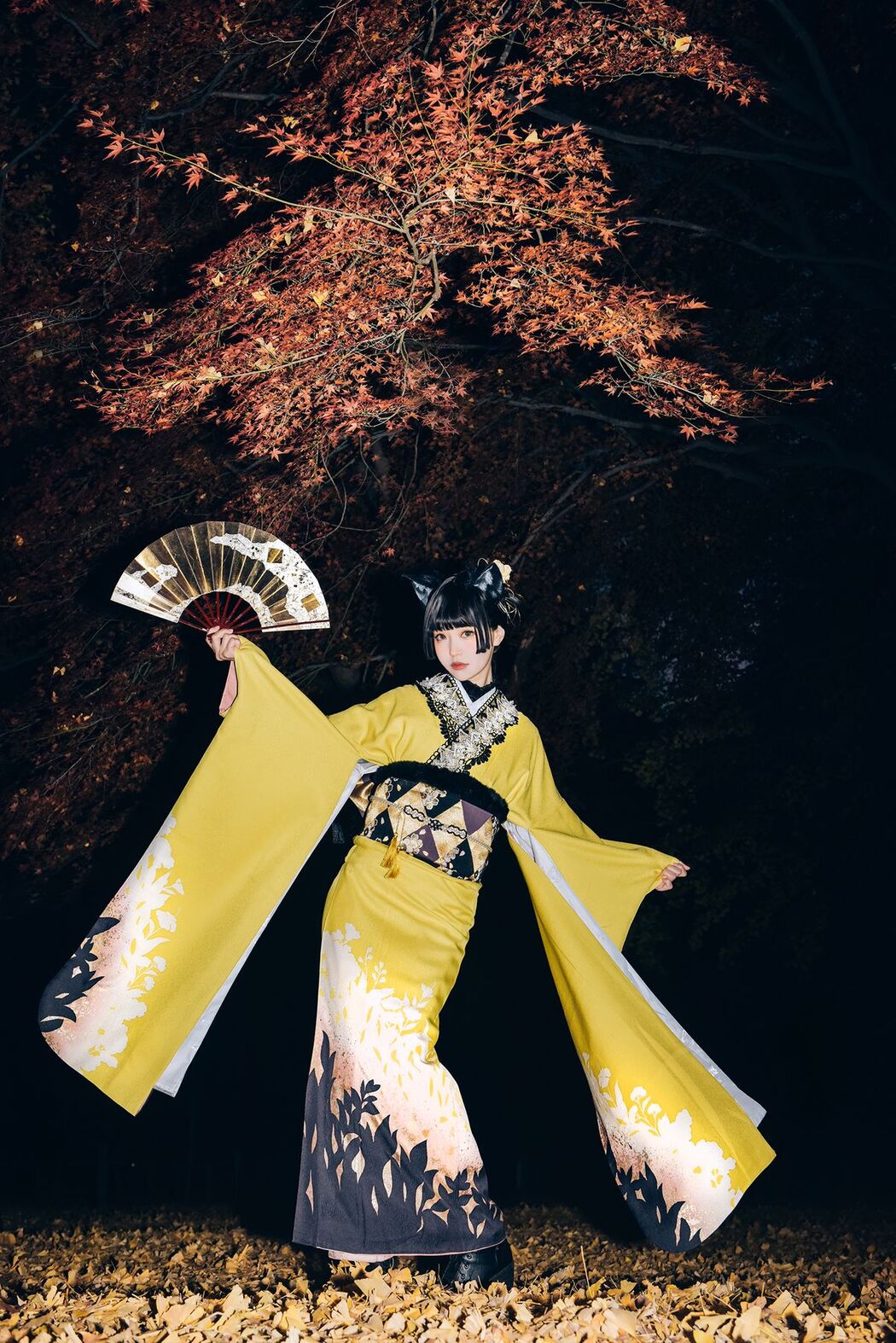 Coser@Elyeee ElyEE子 – Ginkgo Black Cat 銀杏黑貓 (24P – 1V)