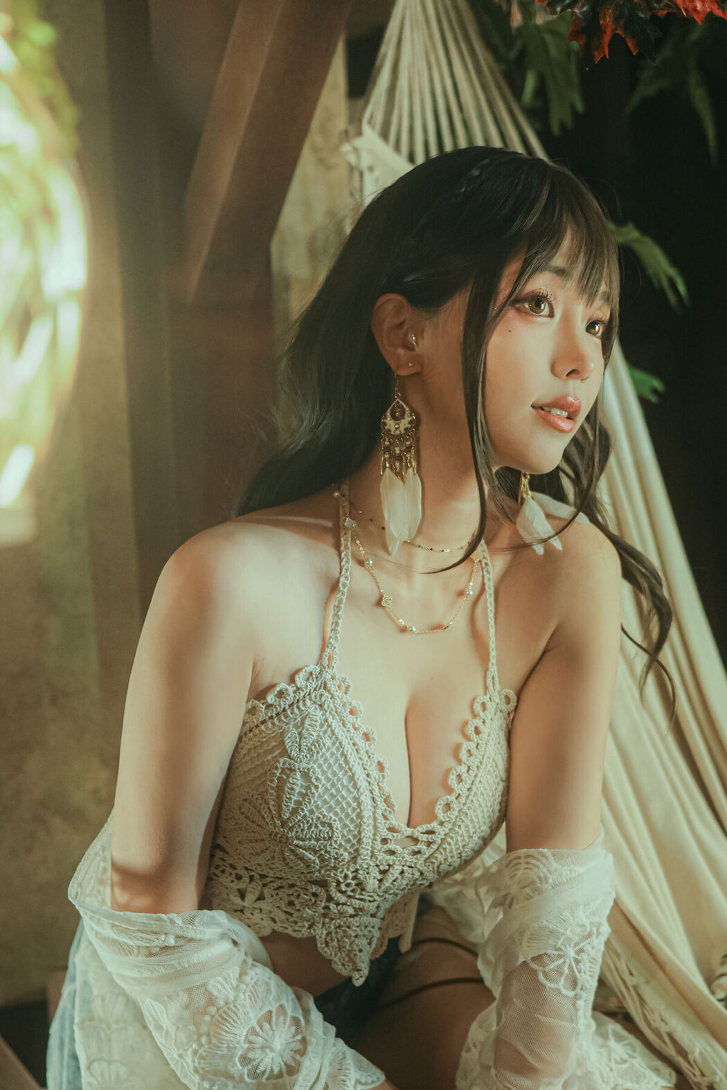 Coser@Ely_eee ElyEE子 – Secret Treehouse Escape (32P – 5V)