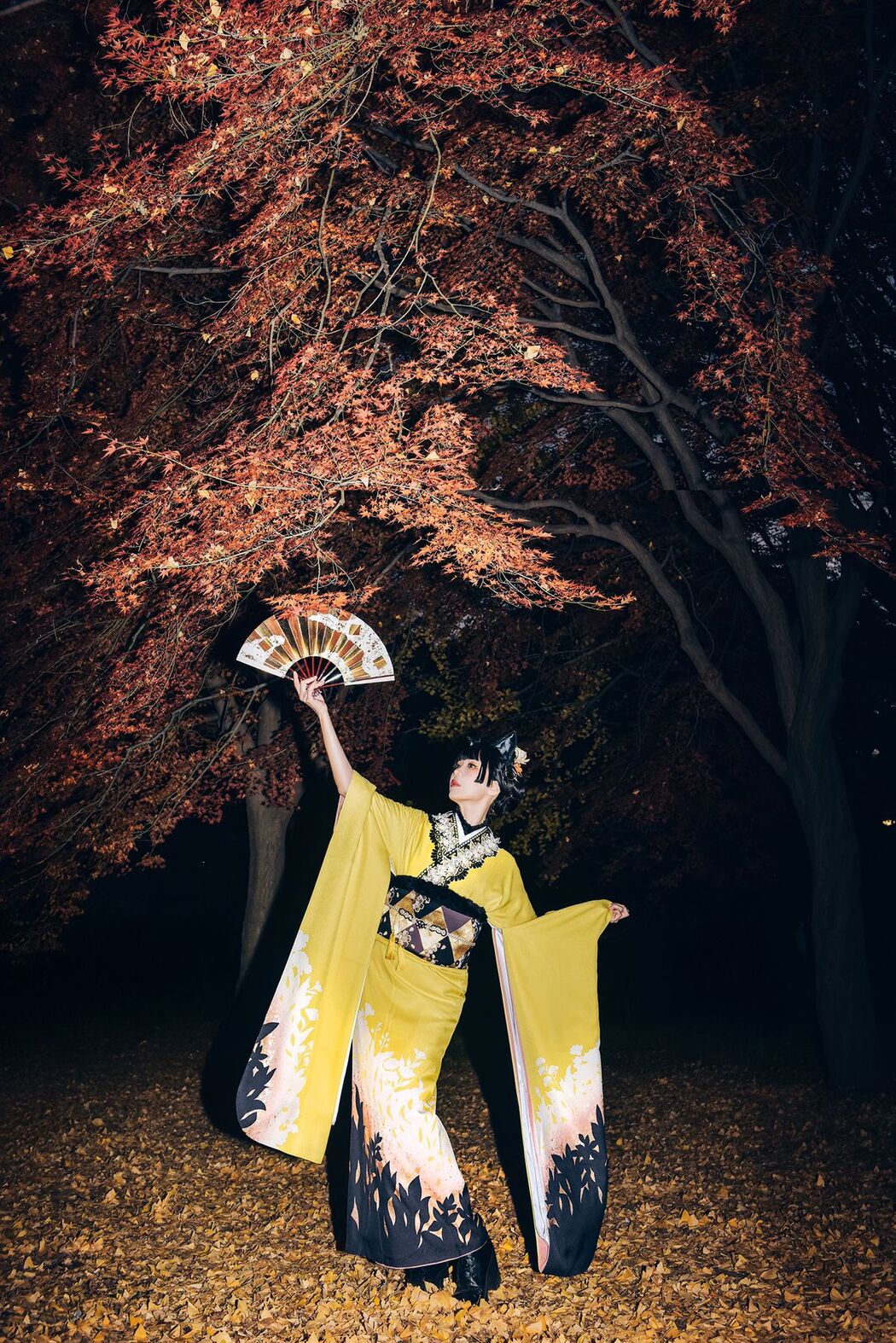 Coser@Elyeee ElyEE子 – Ginkgo Black Cat 銀杏黑貓 (24P – 1V)