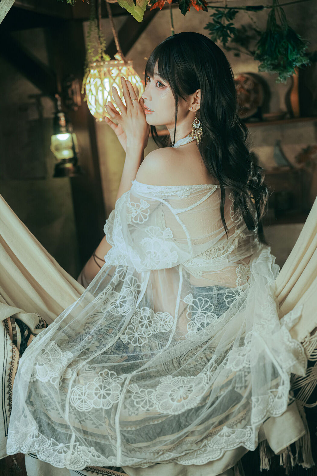 Coser@Ely_eee ElyEE子 – Secret Treehouse Escape (32P – 5V)