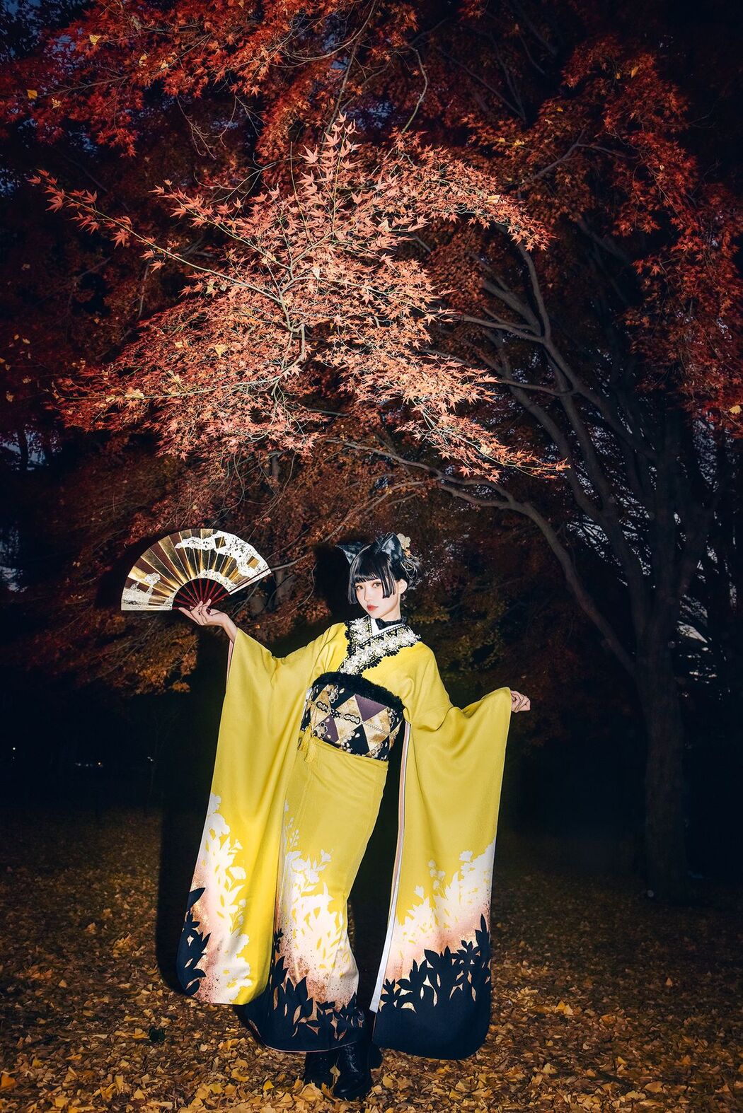 Coser@Elyeee ElyEE子 – Ginkgo Black Cat 銀杏黑貓 (24P – 1V)