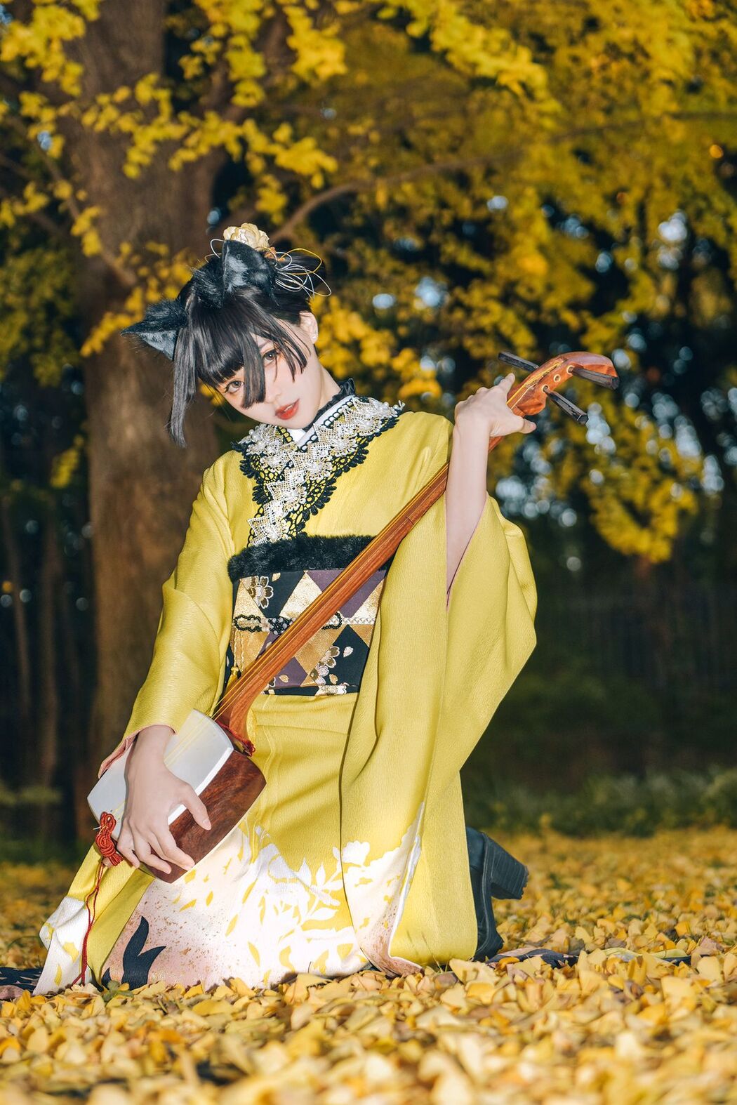 Coser@Elyeee ElyEE子 – Ginkgo Black Cat 銀杏黑貓 (24P – 1V)
