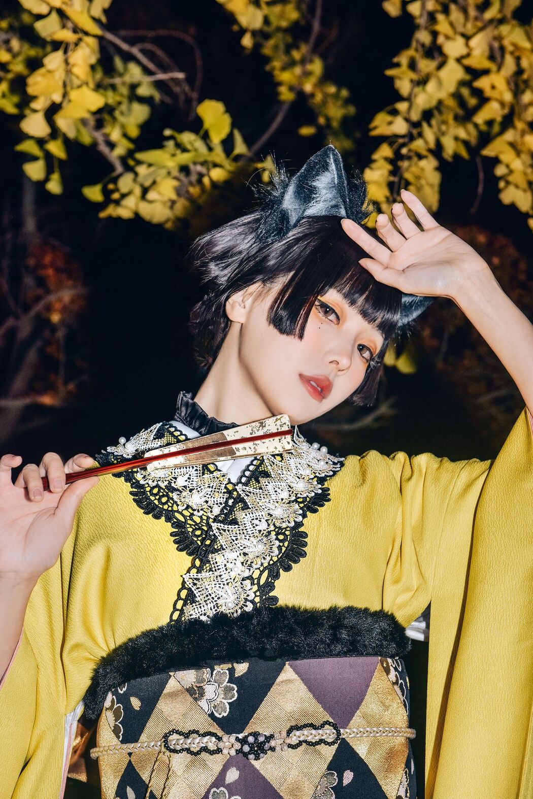 Coser@Elyeee ElyEE子 – Ginkgo Black Cat 銀杏黑貓 (24P – 1V)