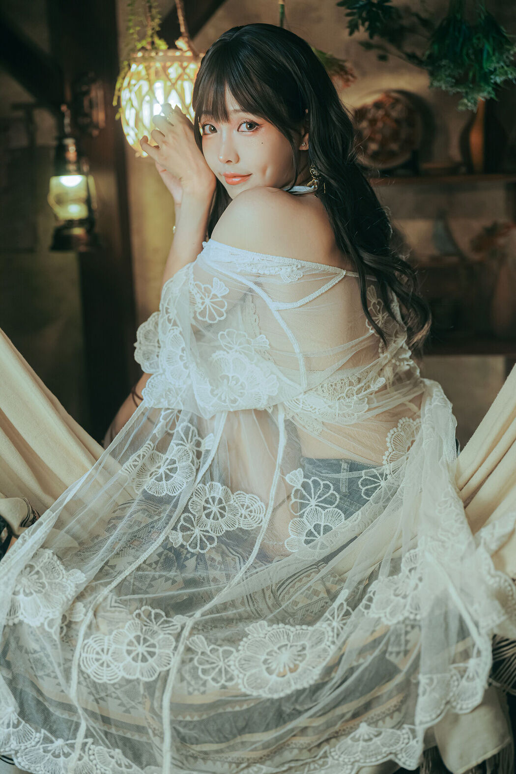 Coser@Ely_eee ElyEE子 – Secret Treehouse Escape (32P – 5V)