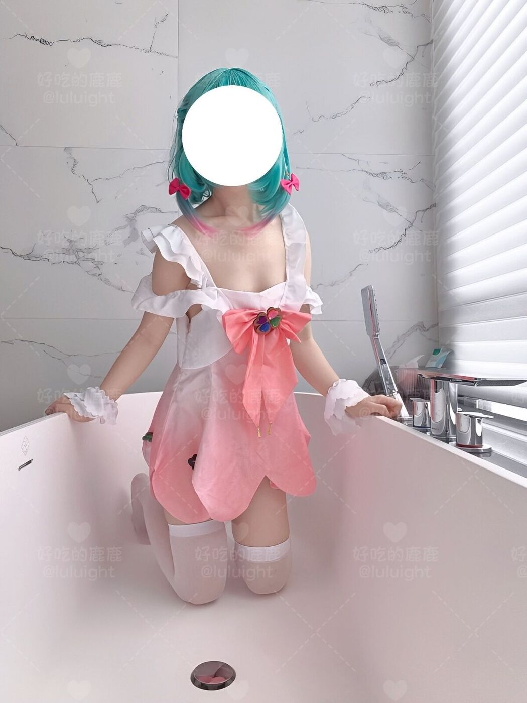 Coser@好吃的鹿鹿 And luluight – 顶级Cos白虎萝莉 私拍福利 Part04 (61P)