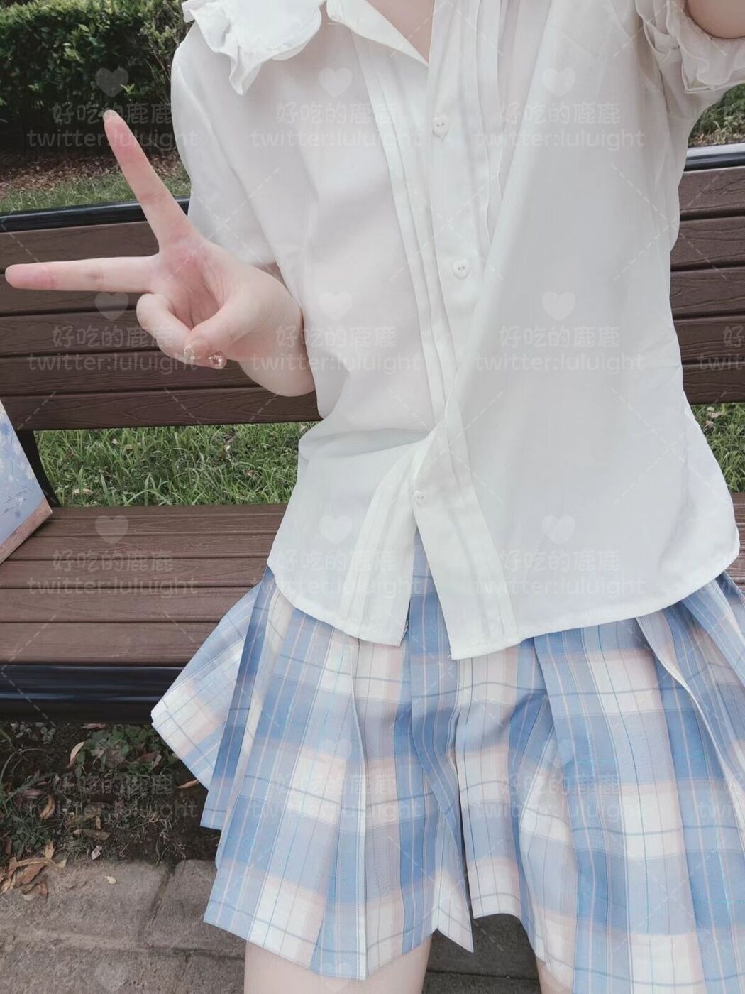 Coser@好吃的鹿鹿 And luluight – 顶级Cos白虎萝莉 私拍福利 Part02 (62P)