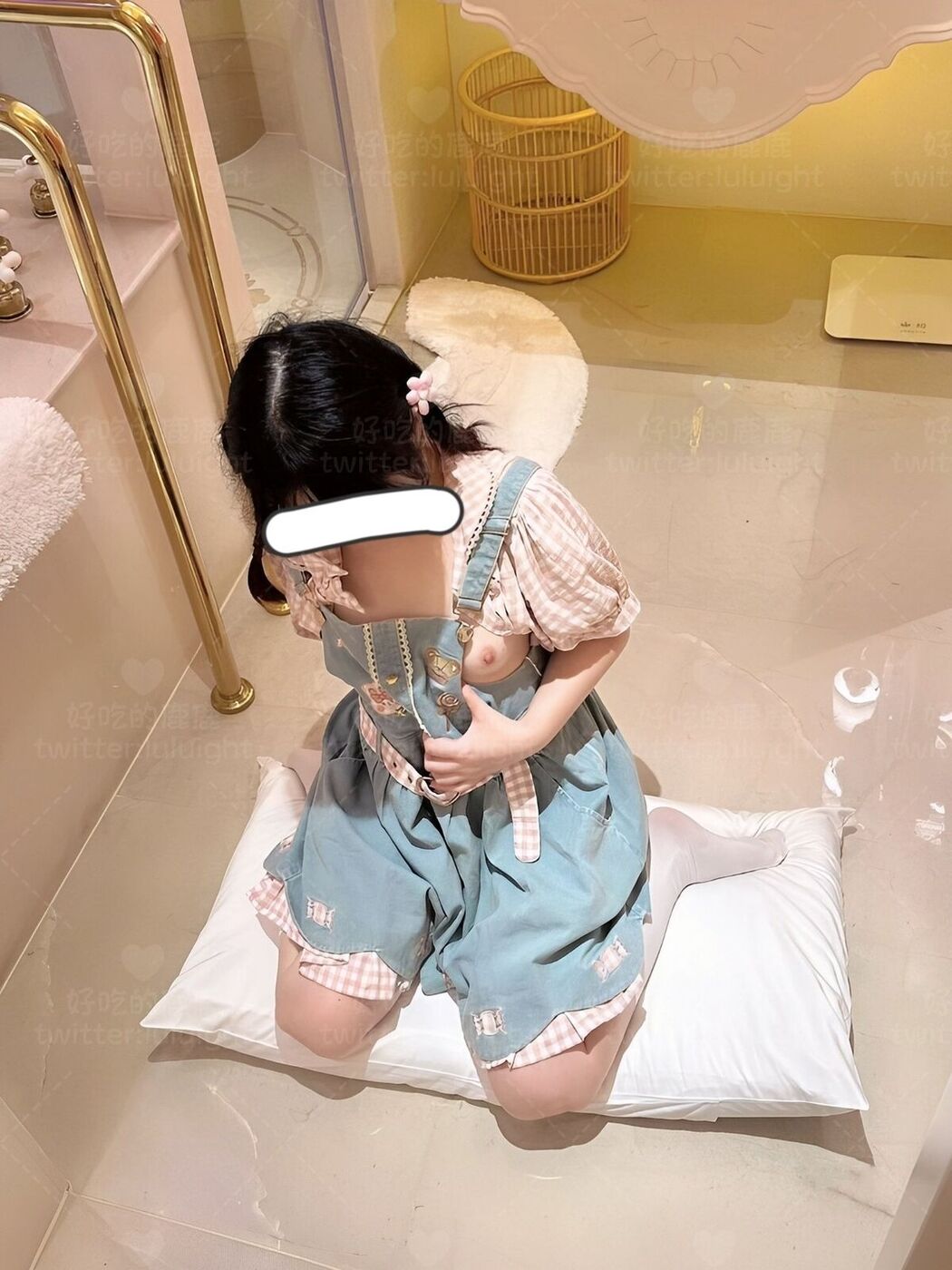 Coser@好吃的鹿鹿 And luluight – 顶级Cos白虎萝莉 私拍福利 Part04 (61P)