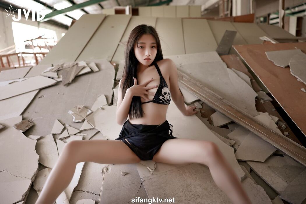 JVID Xiao Zhi Ma Ni Ni 小隻馬霓霓 – 廢墟開趴一絲不掛 性感調皮誘惑全裸無碼尺度毫無保留全解放 Part02 (54P)
