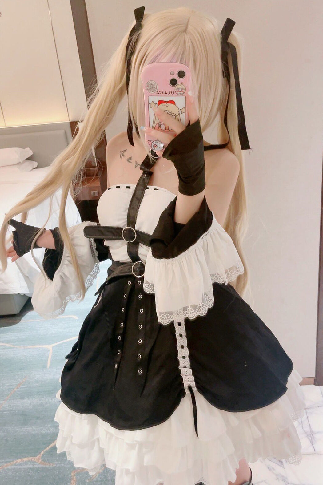 Coser@好吃的鹿鹿 And luluight – 顶级Cos白虎萝莉 私拍福利 Part01 (62P – 58V) Cover Photo