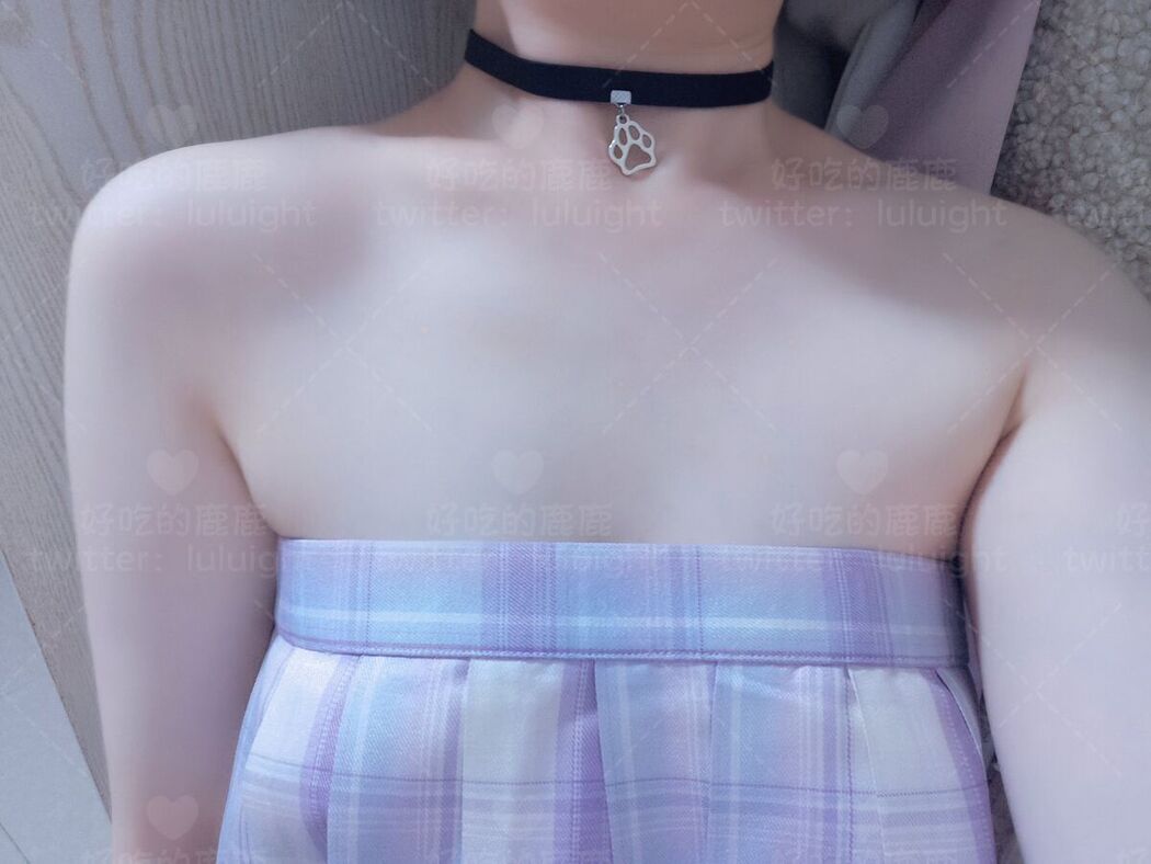 Coser@好吃的鹿鹿 And luluight – 顶级Cos白虎萝莉 私拍福利 Part01 (62P – 58V)