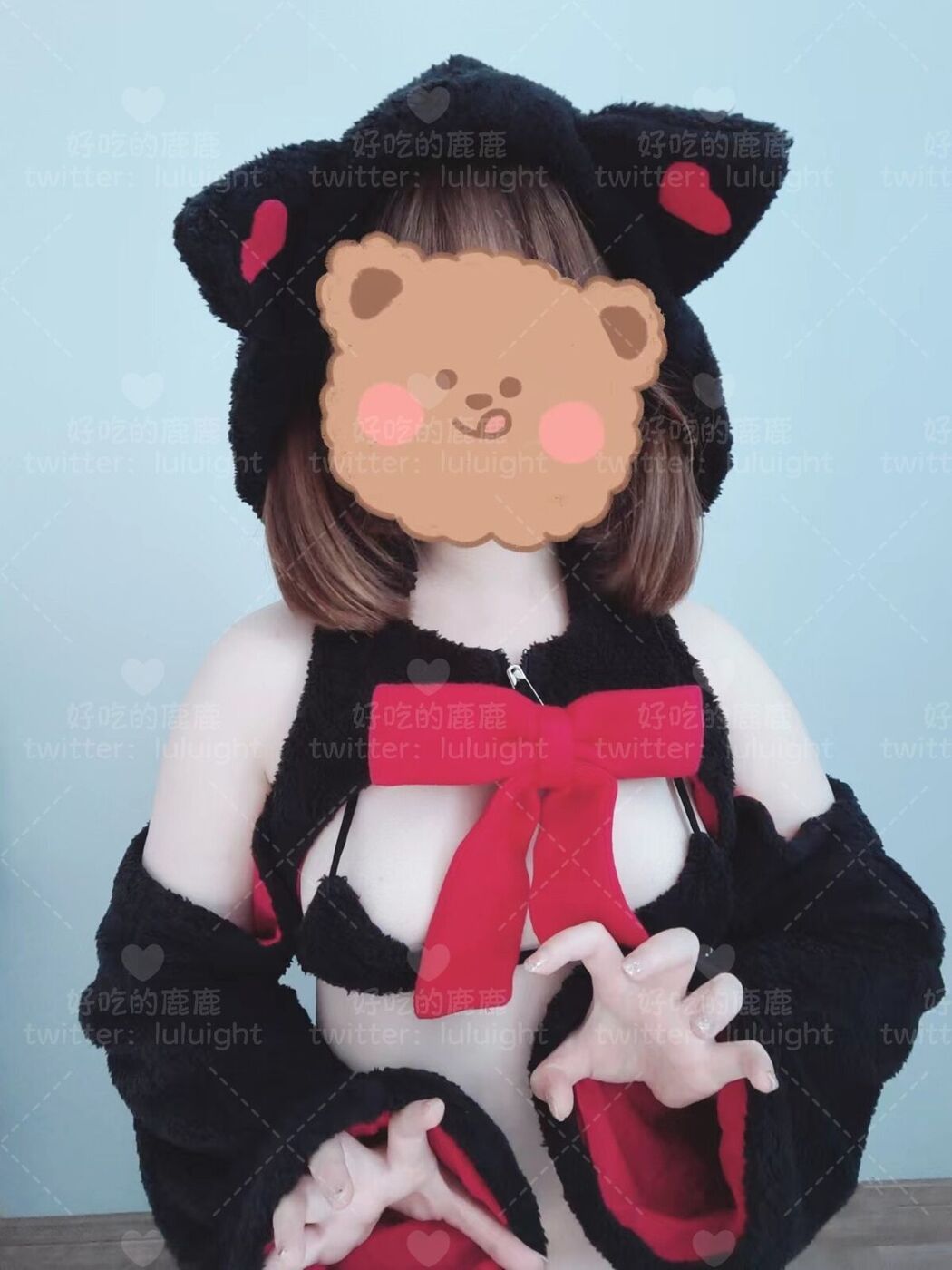 Coser@好吃的鹿鹿 And luluight – 顶级Cos白虎萝莉 私拍福利 Part02 (62P)