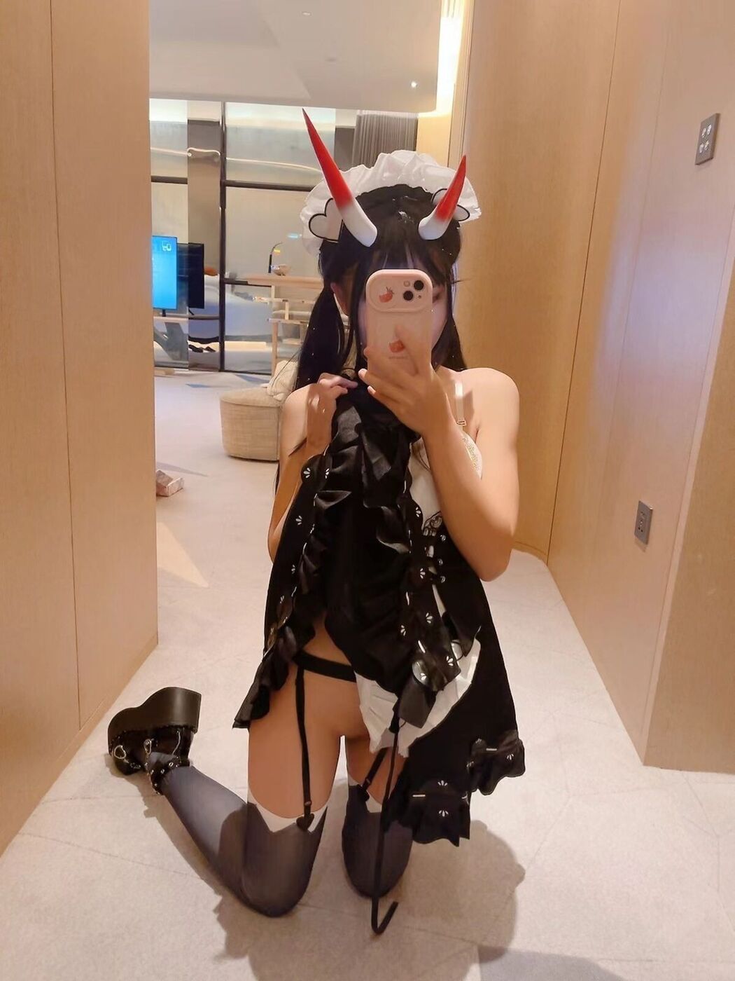 Coser@好吃的鹿鹿 And luluight – 顶级Cos白虎萝莉 私拍福利 Part01 (62P – 58V)