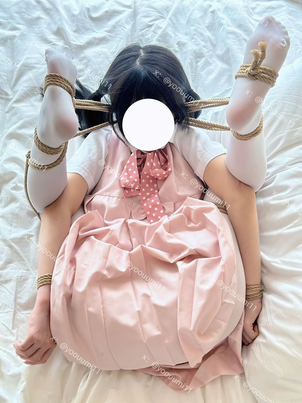 Coser@优米 – 新作JK露出 男厕户外露出 Part1 (62P – 1V)