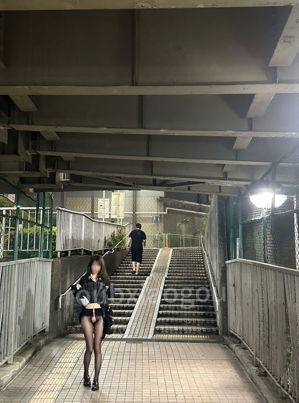 Coser@优米 &#8211; 新作JK露出 男厕户外露出 Part1 (62P &#8211; 1V)