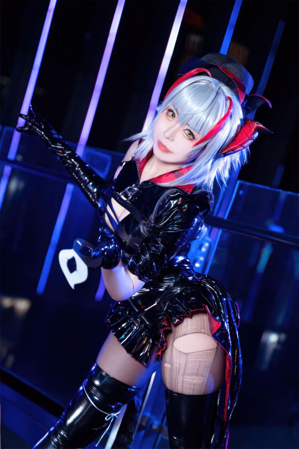 Coser@虎森森 &#8211; 明日方舟 W 怪盗 (31P)
