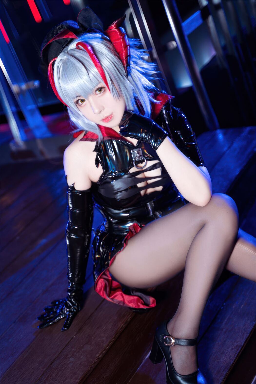 Coser@虎森森 &#8211; 明日方舟 W 怪盗 (31P)
