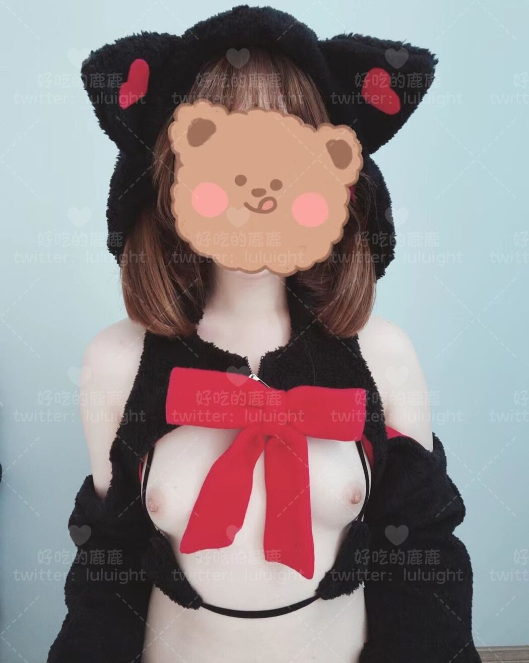 Coser@好吃的鹿鹿 And luluight – 顶级Cos白虎萝莉 私拍福利 Part02 (62P)