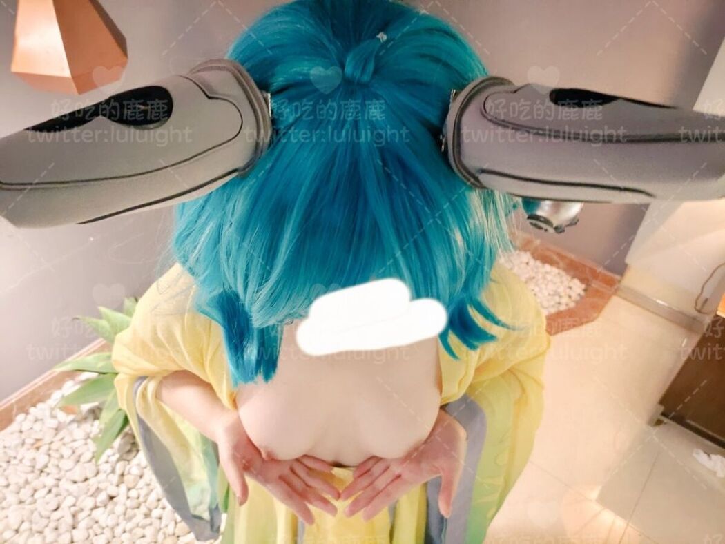 Coser@好吃的鹿鹿 And luluight – 顶级Cos白虎萝莉 私拍福利 Part05 (61P)