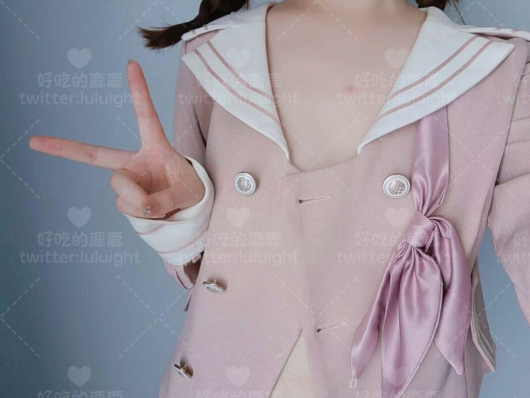 Coser@好吃的鹿鹿 And luluight – 顶级Cos白虎萝莉 私拍福利 Part02 (62P)