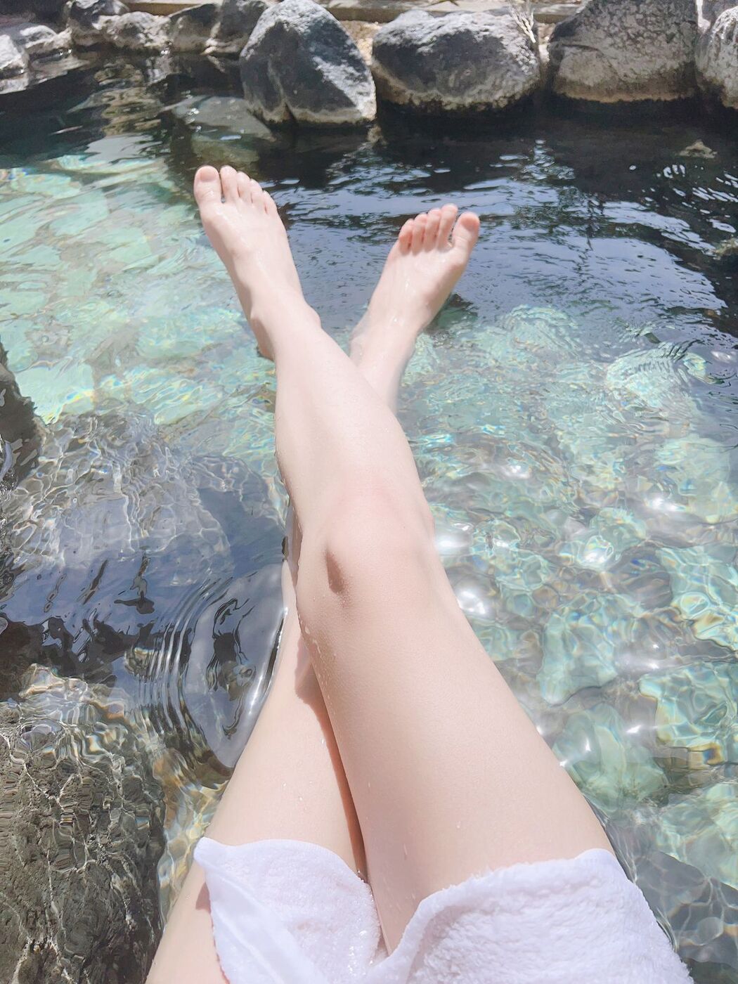 Coser@水淼Aqua – 2025年02月fantia会员订阅 一緒に温泉に入らない (33P)