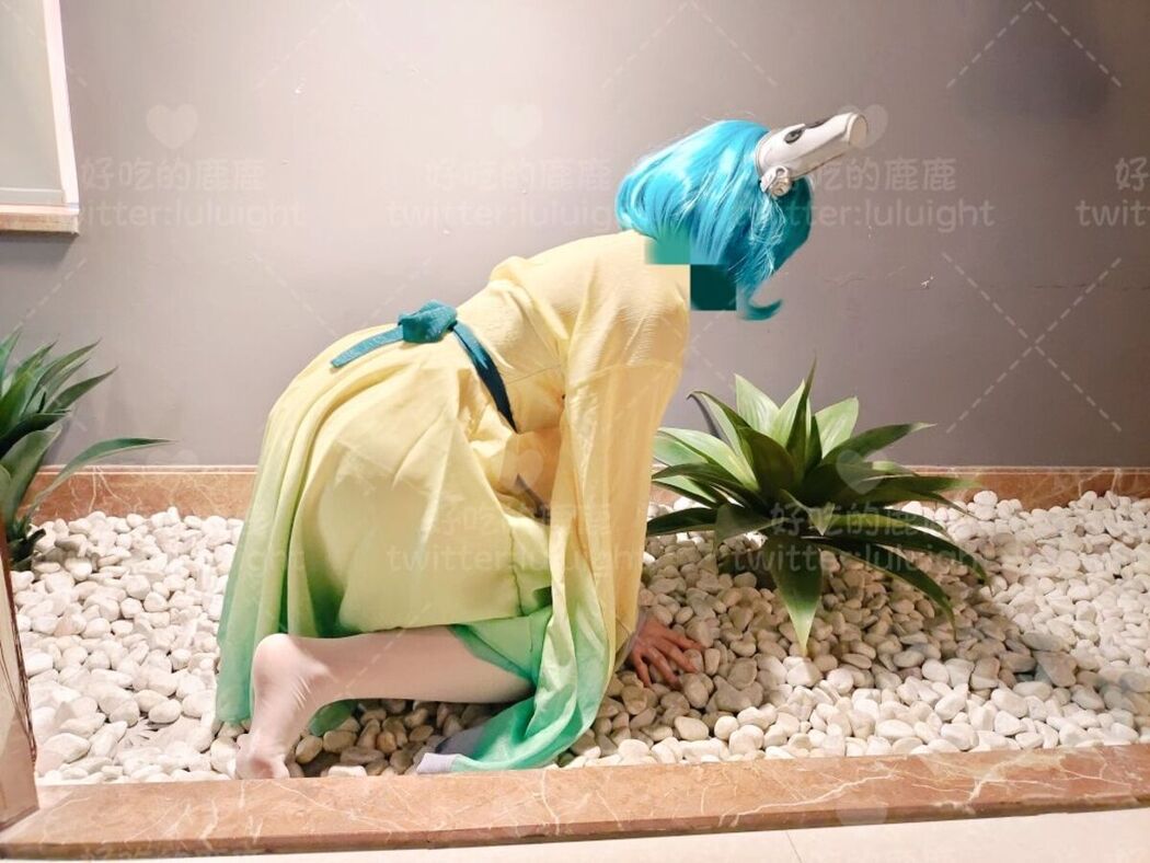 Coser@好吃的鹿鹿 And luluight – 顶级Cos白虎萝莉 私拍福利 Part03 (61P)