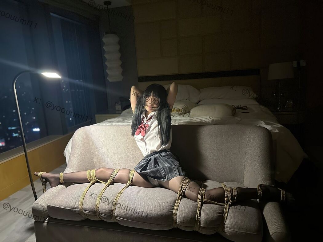Coser@优米 – 新作JK露出 男厕户外露出 Part2 (62P)