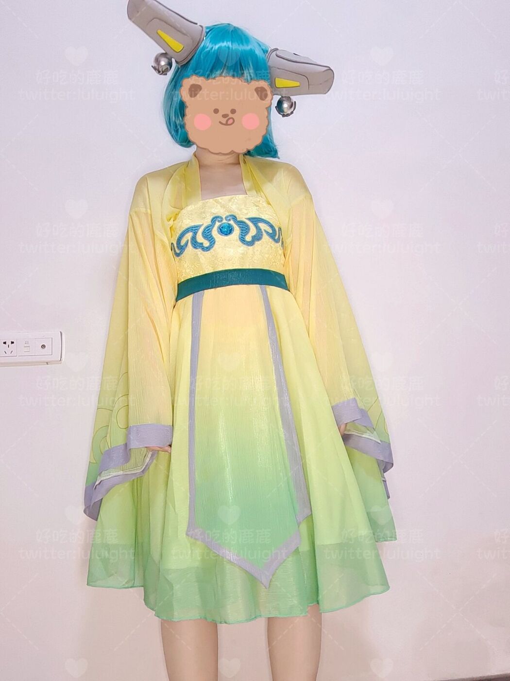 Coser@好吃的鹿鹿 And luluight – 顶级Cos白虎萝莉 私拍福利 Part03 (61P)