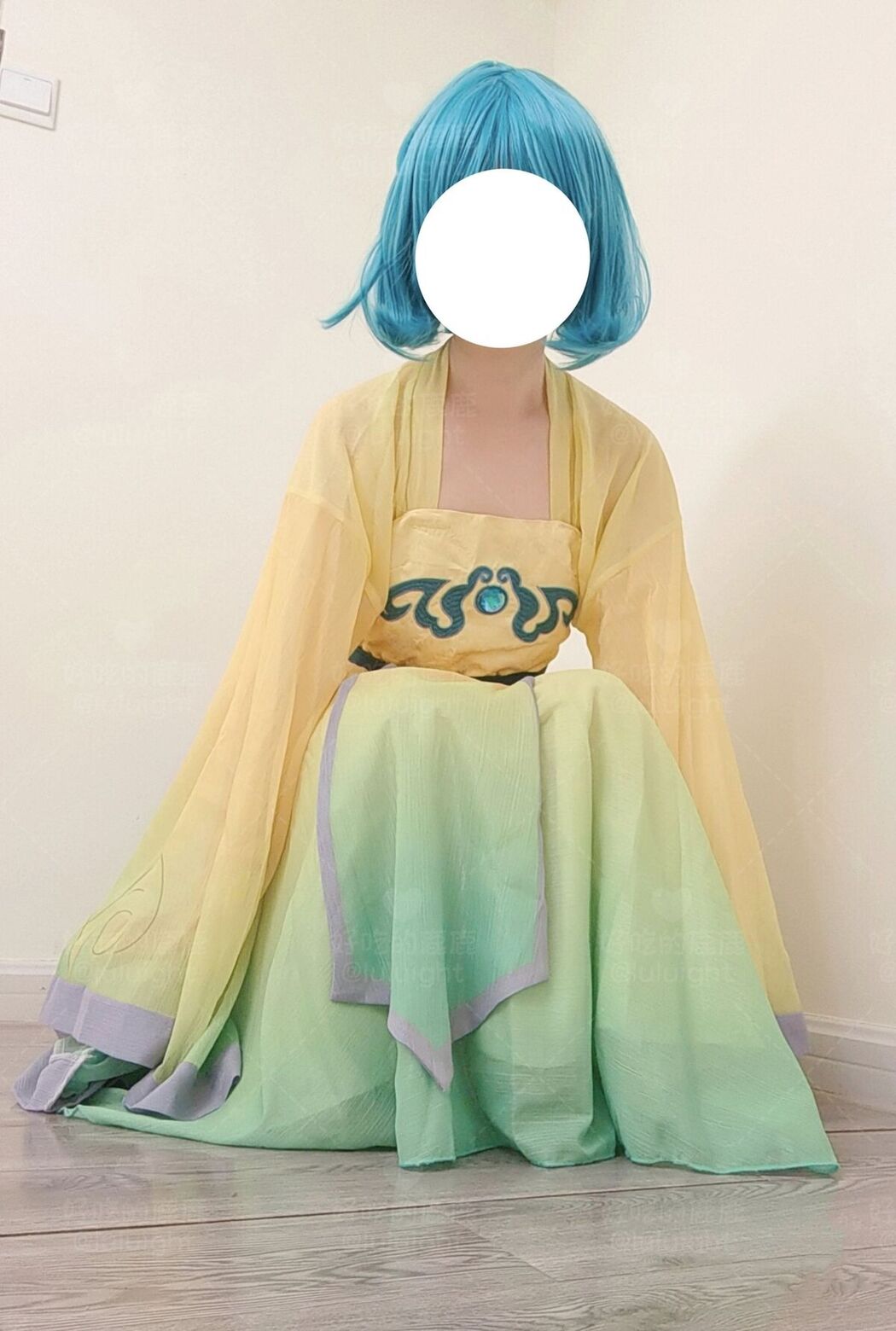 Coser@好吃的鹿鹿 And luluight – 顶级Cos白虎萝莉 私拍福利 Part05 (61P)