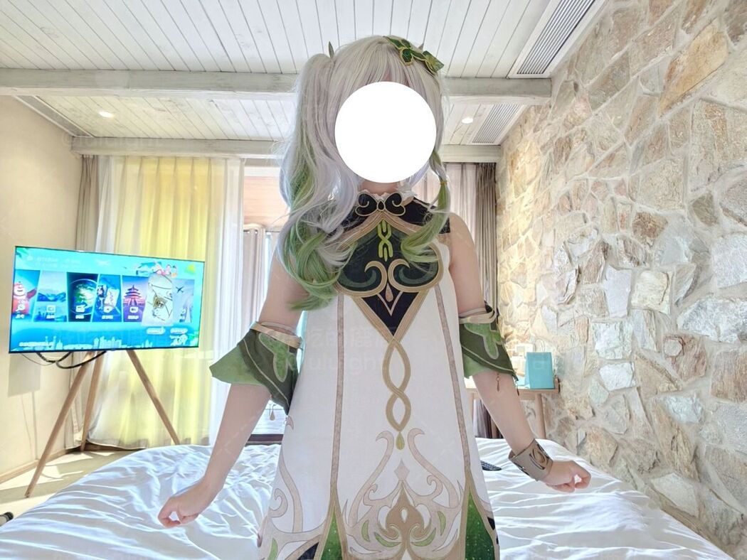 Coser@好吃的鹿鹿 And luluight – 顶级Cos白虎萝莉 私拍福利 Part04 (61P)