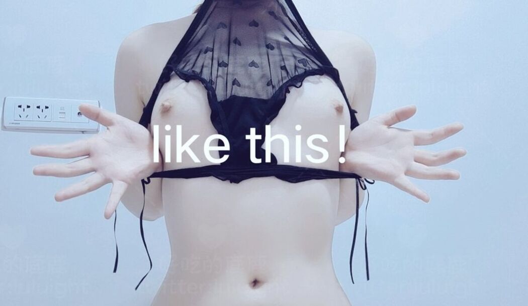 Coser@好吃的鹿鹿 And luluight – 顶级Cos白虎萝莉 私拍福利 Part02 (62P)