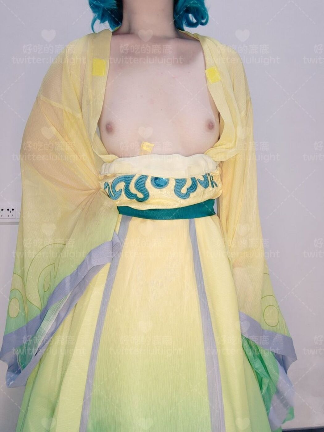 Coser@好吃的鹿鹿 And luluight – 顶级Cos白虎萝莉 私拍福利 Part03 (61P)