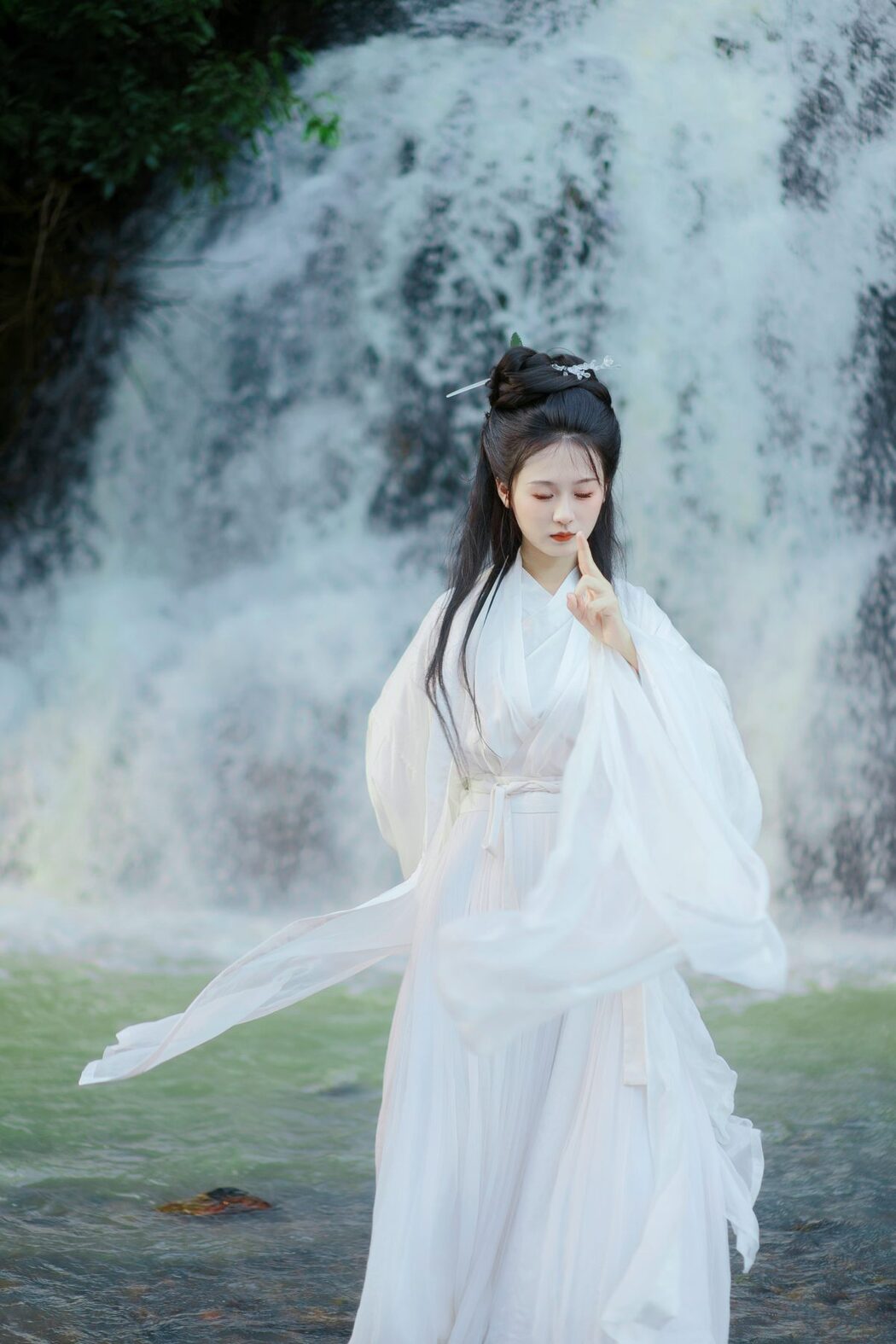 YiTuYu艺图语 Vol.5754 Shu Pian Yoyi