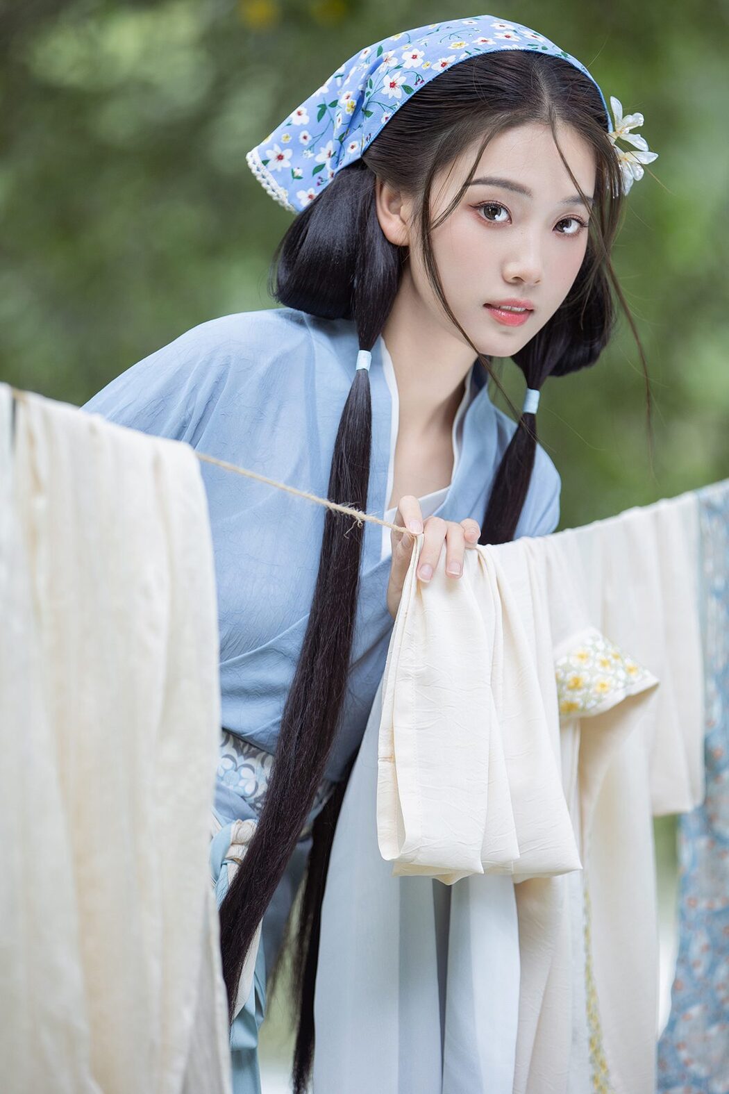 YiTuYu艺图语 Vol.5797 Zhi Zhi Qi Cover Photo