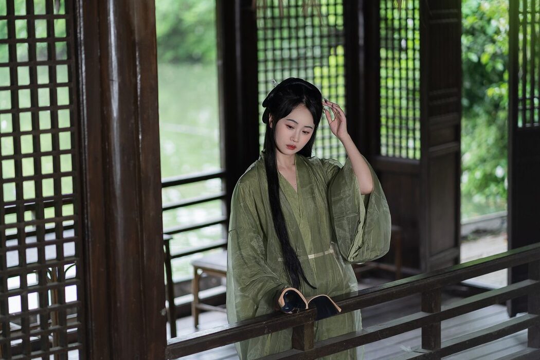 YiTuYu艺图语 Vol.5784 Jiao Yi Zhi Sui Sui