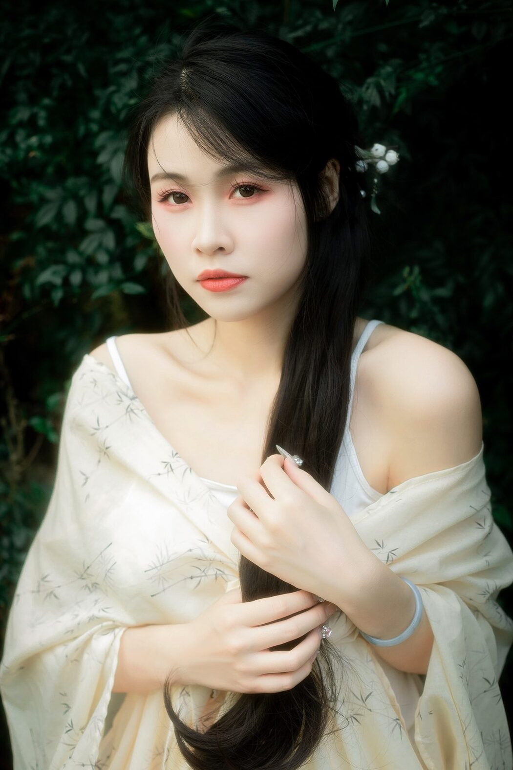 YiTuYu艺图语 Vol.5761 Nian Yao Cover Photo