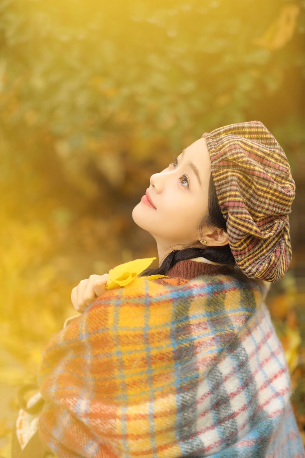 YiTuYu艺图语 Vol.5913 Lou Xin Yue Moon