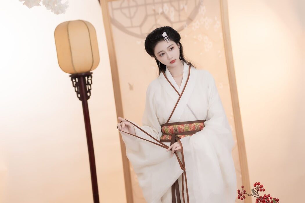 YiTuYu艺图语 Vol.5924 Qi Luo Sheng De Xiao Su Su