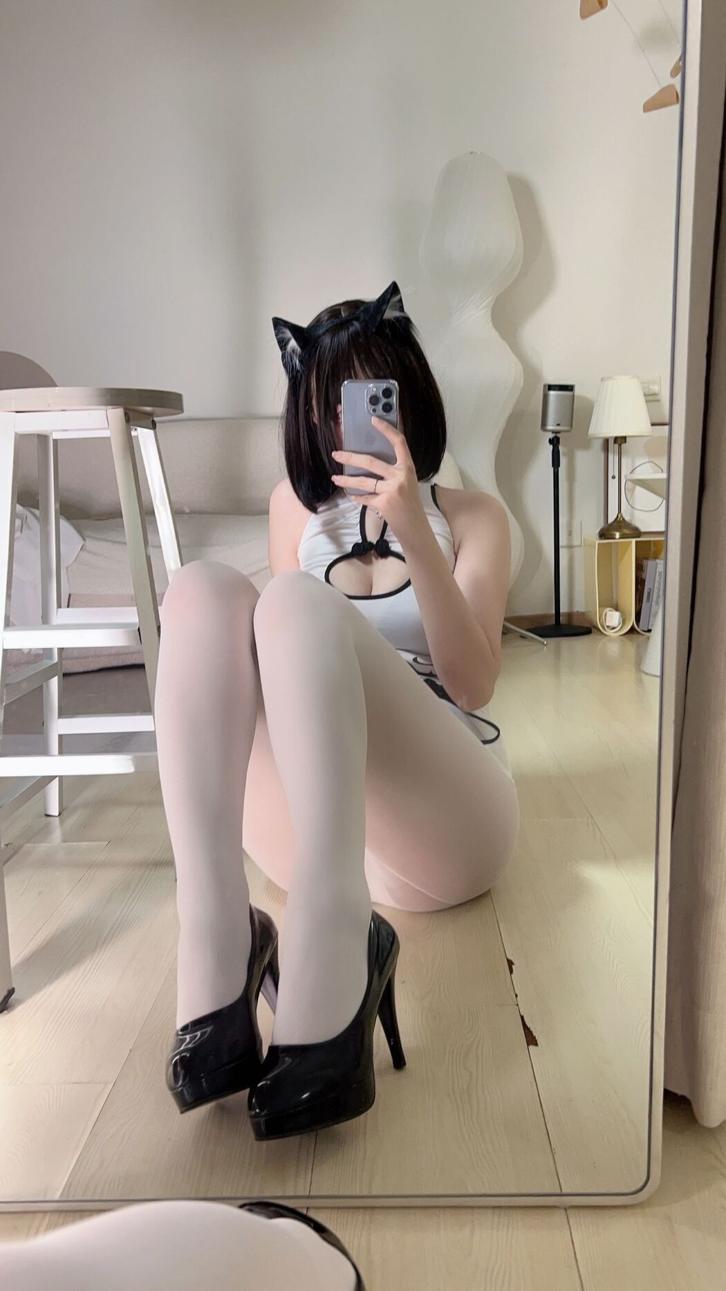Coser@洛桑w伊梓 – 专属白丝汤圆 (26P)