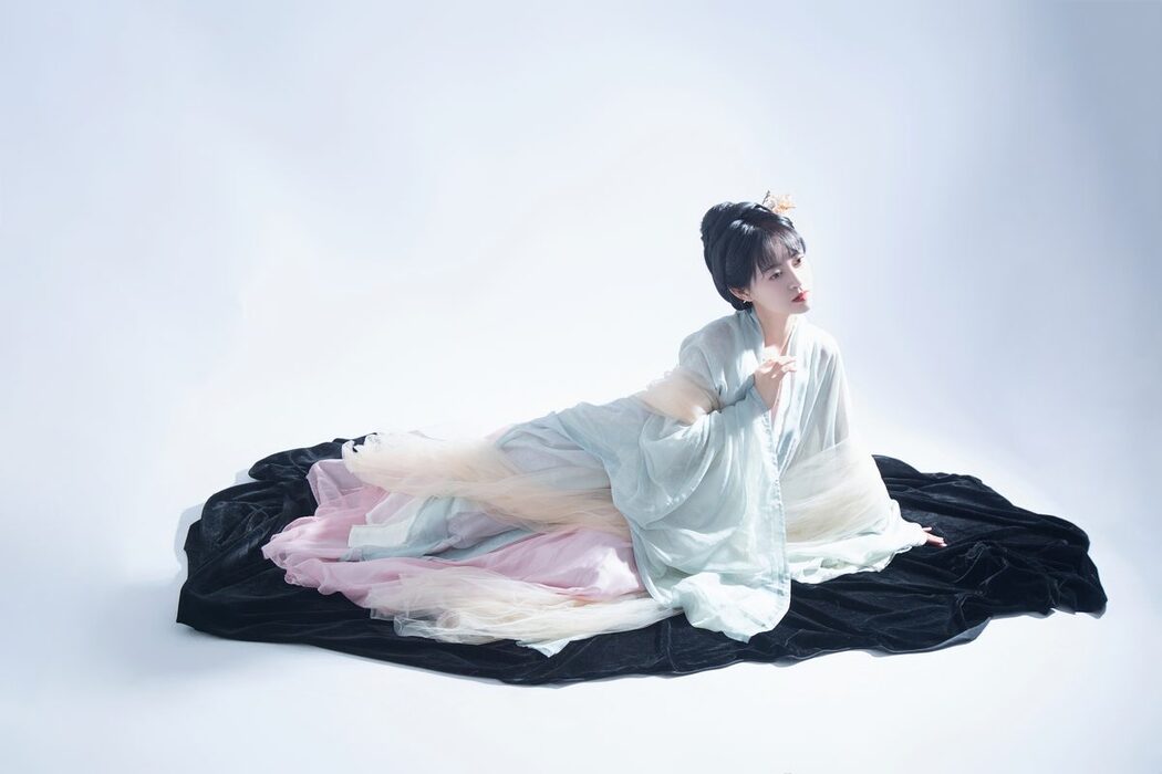 YiTuYu艺图语 Vol.6044 Yi Xuan