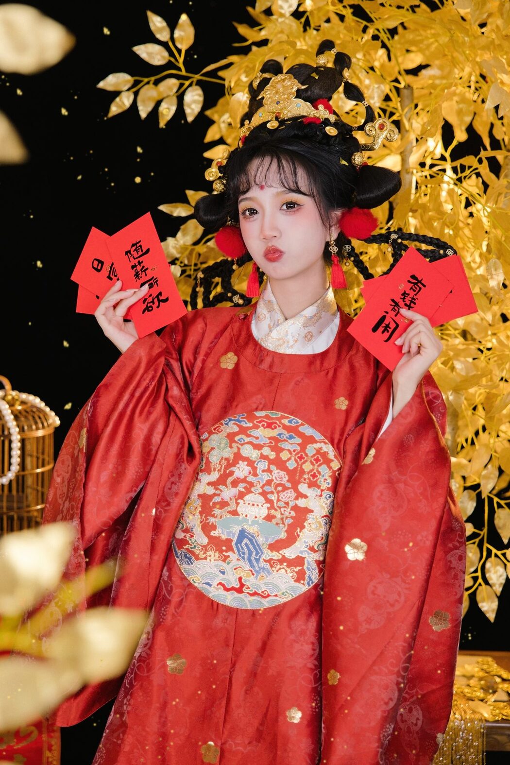 YiTuYu艺图语 Vol.6086 Xiao Yang Zai Chi Le Ma