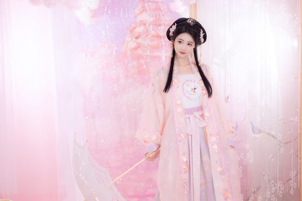 YiTuYu艺图语 Vol.6035 Qi Luo Sheng De Xiao Su Su