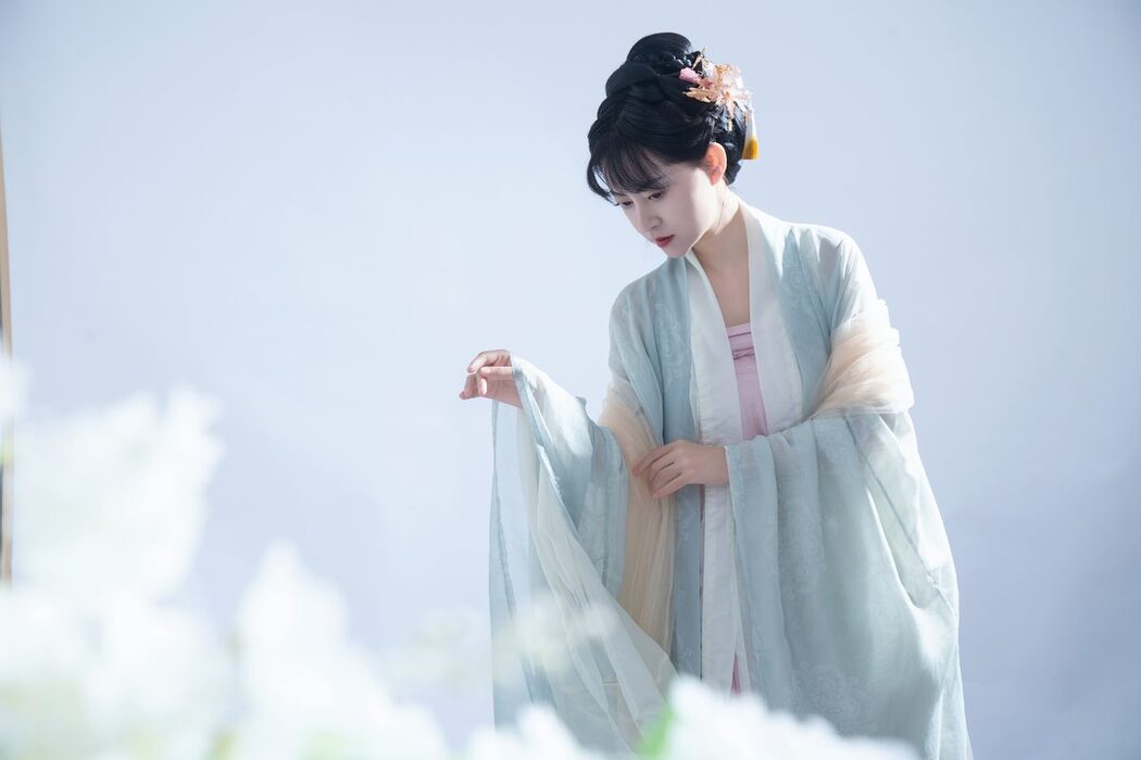 YiTuYu艺图语 Vol.6044 Yi Xuan