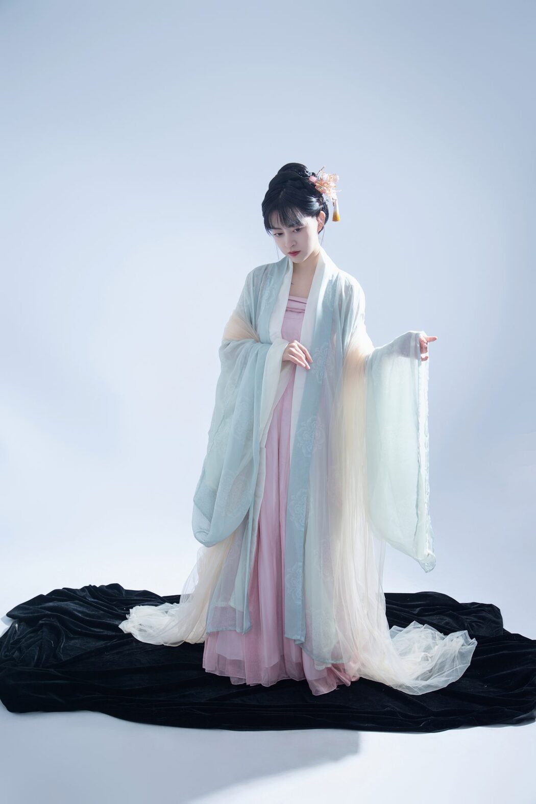 YiTuYu艺图语 Vol.6044 Yi Xuan