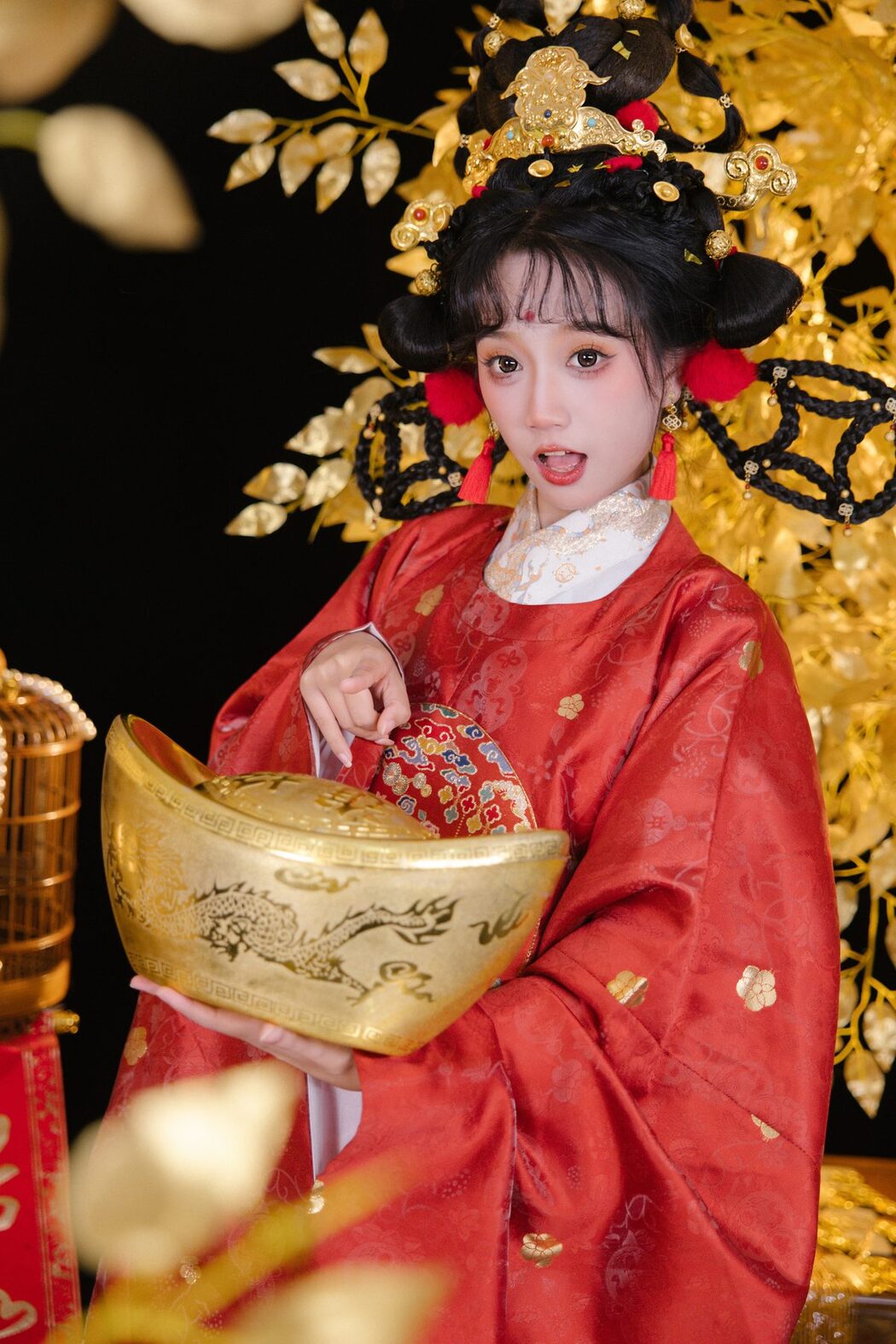 YiTuYu艺图语 Vol.6086 Xiao Yang Zai Chi Le Ma