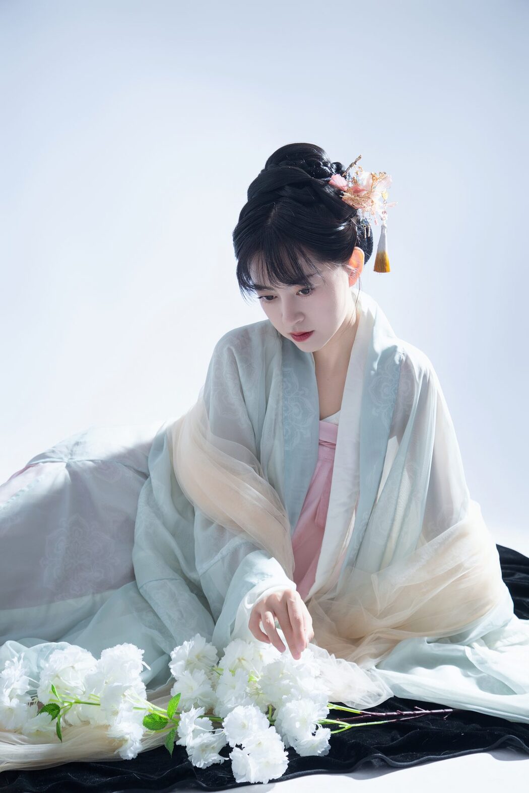 YiTuYu艺图语 Vol.6044 Yi Xuan