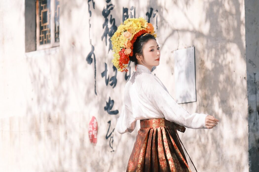 YiTuYu艺图语 Vol.6065 Mo Lu