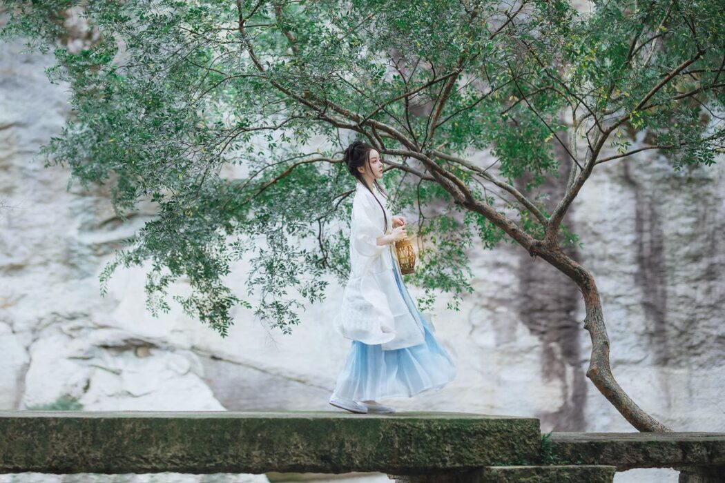 YiTuYu艺图语 Vol.630 Tian Qing Hou De Ying Hua Hua